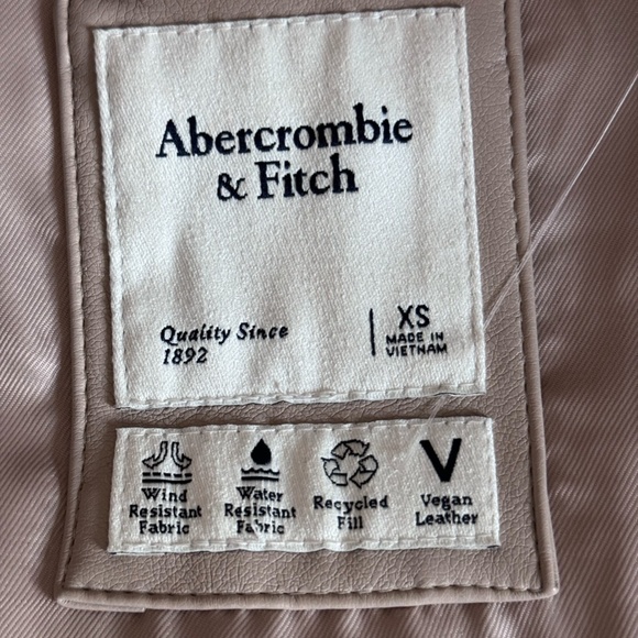 Abercrombie Faux Leather Crop Puffer size XS - Picture 6 of 6